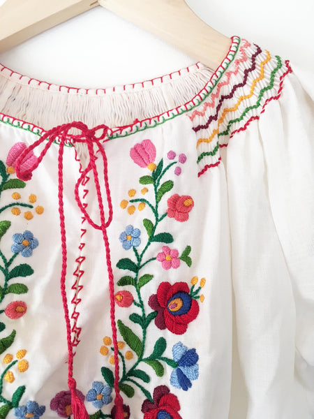 Hungarian embroidered peasant blouse size 6-8