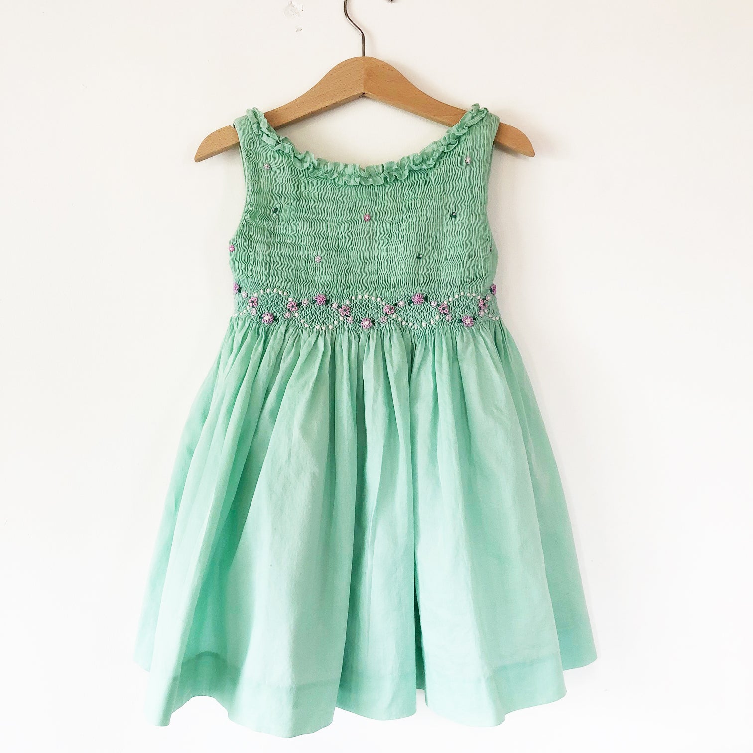 The perfect Smocked green dress size 2T-3T