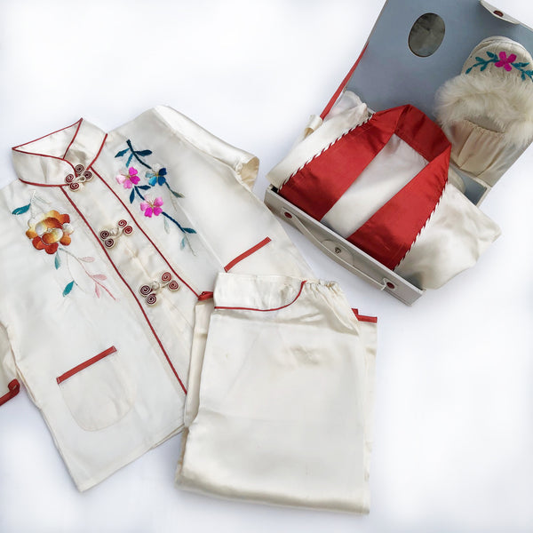 Amazing Vintage Embroidered Pajama Set Size 18-24 months
